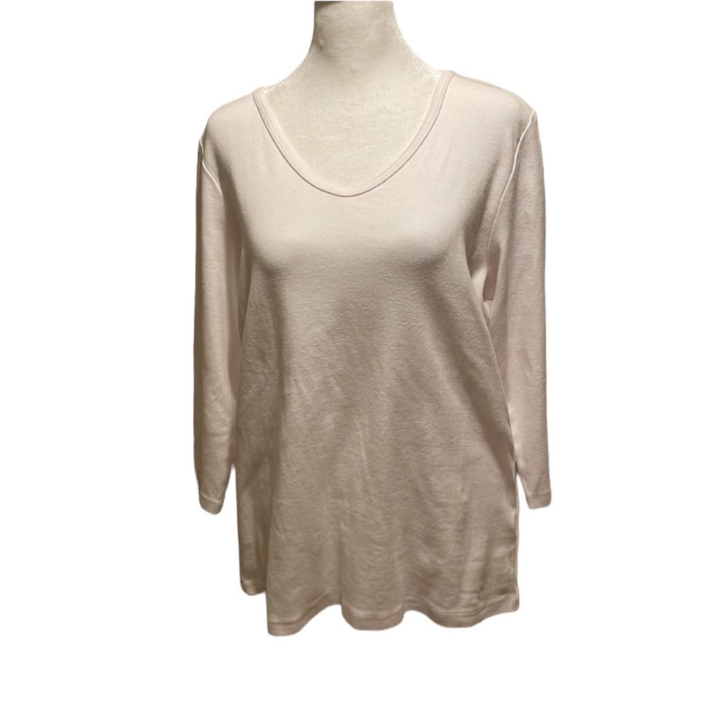 Focus Casual Life V-neck l/s cotton tee in white. Size L. NWT